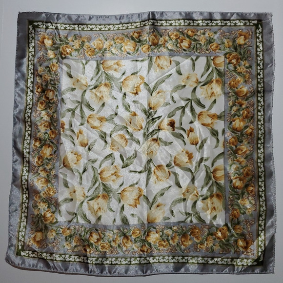 Unbranded Accessories - Vintage Fashion Scarf VICTORIAN GOLDEN FLORAL Luxurious Satin 18" SQUARE